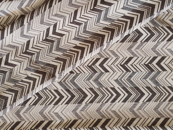Maya-Silber Chenille-Stoff, vielseitig einsetzbar Maya-Silber Chenille-Stoff, vielseitig einsetzbar